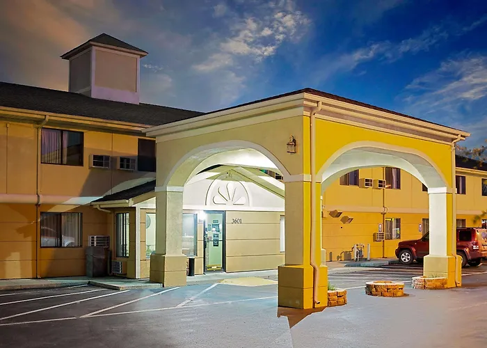 Super 8 by Wyndham Muncie/Ball St. College Area