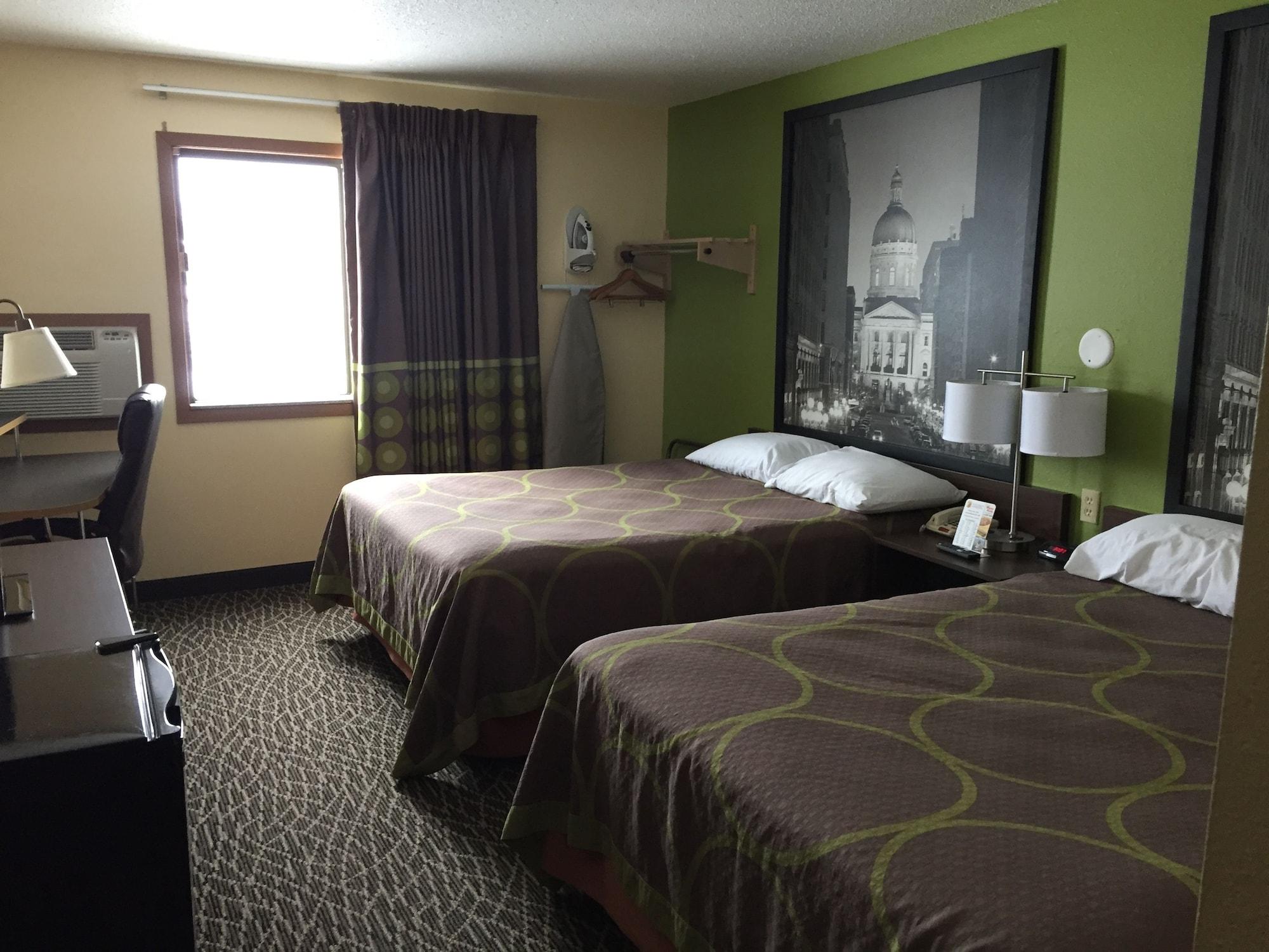 Hotel Super 8 By Wyndham Muncie/ball St. College Area Muncie