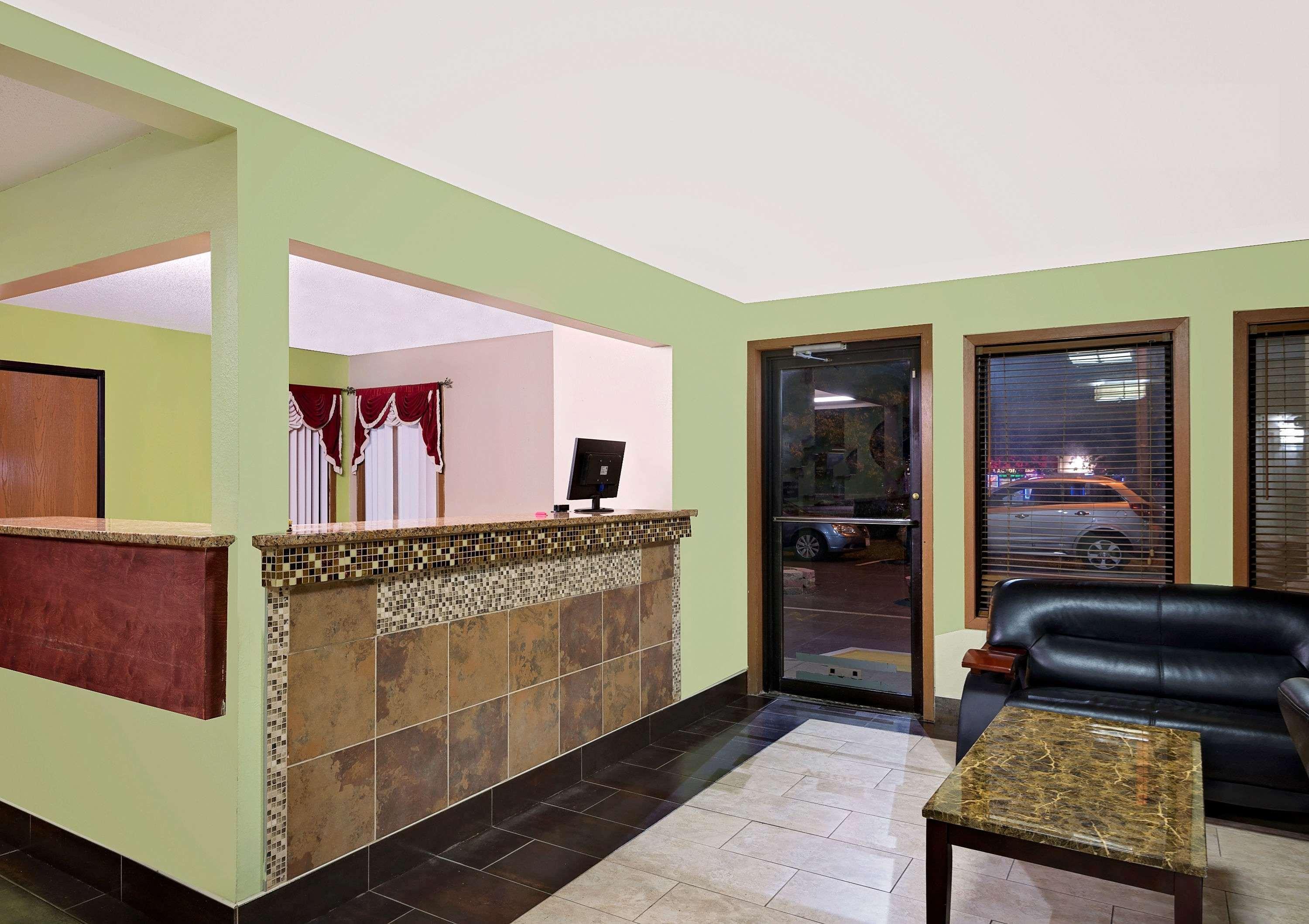 Hotel Super 8 By Wyndham Muncie/ball St. College Area Muncie